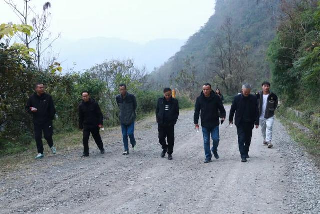 晴隆县检察院开展“重走抗战生命线，铭记历史守初心”爱国主义主题徒步活动