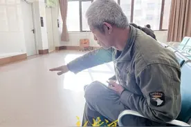 济南一8岁男孩患罕见病6年，父亲几乎一夜白头：不想放弃丨记者帮办图片