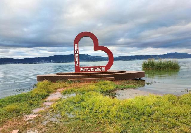 杞麓湖的初冬，藏着最温柔的治愈时光