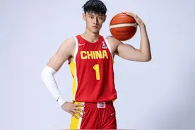 中国男篮定妆照出炉 张宁身披9号球衣 杨瀚森51号曾凡博1号图片