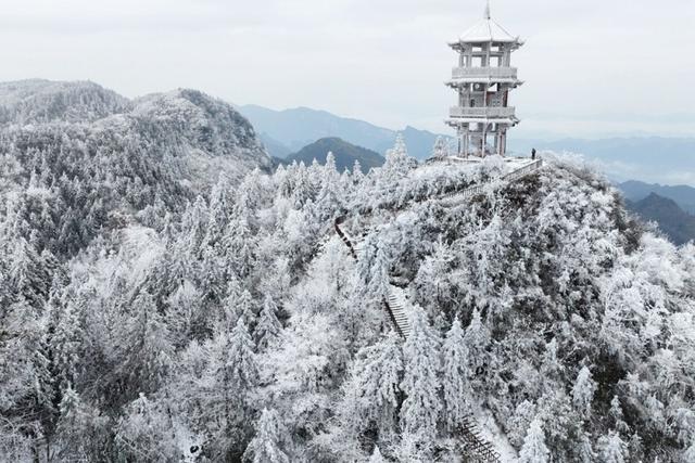 以雾凇为笔 绘武陵冬韵