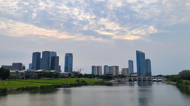 看完彩云赏晚霞！北京今天美景大片又上新
