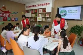 峄城区坛山街道开展“汇聚你我力量 共护健康成长”绿书签宣传活动图片