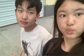 听·见丨18岁小伙为爱收废品，还要帮女友还债60万图片