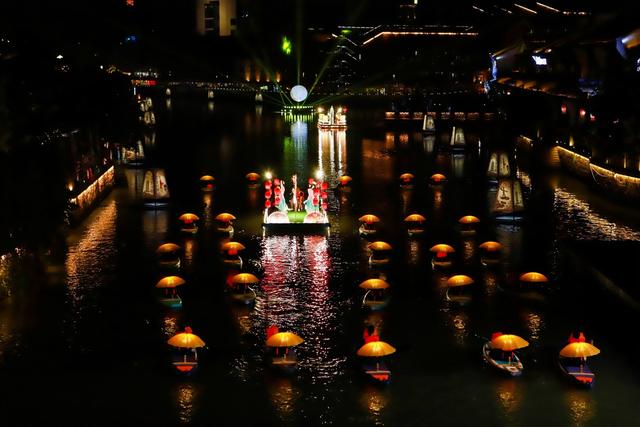 中秋夜来海宁看水上迎灯！