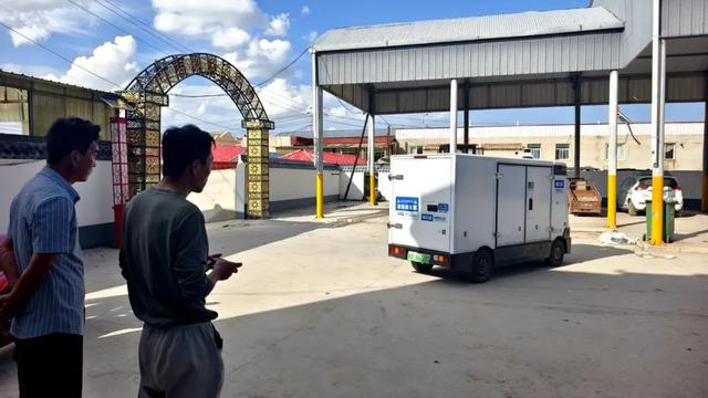 “数字铁马”进乡村：香泉镇首辆无人驾驶快递车上线运行