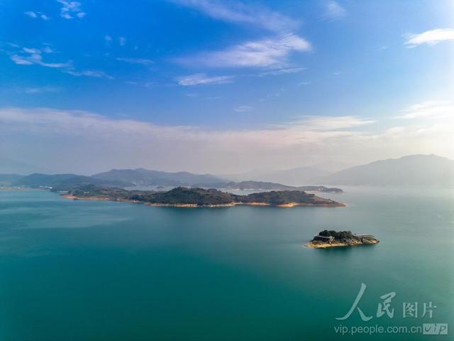 湖南郴州：东江湖山清水碧生态美