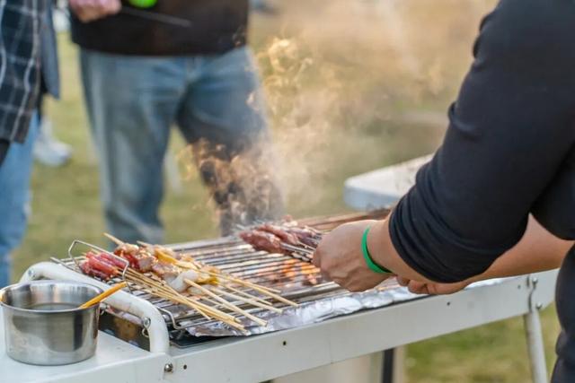 露营！烧烤！篝火~团团邀你开启冬日限定“甜蜜”副本！