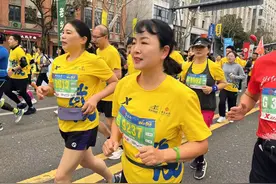 “跑步成为生活不可或缺的一部分”，接受过开颅手术的她初次站上汉马赛道图片