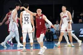 CBA｜陈盈骏脚部逐步消肿 正在积极恢复图片