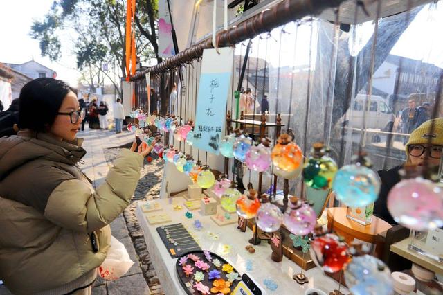 江苏苏州：逛文创市集 游平江古街