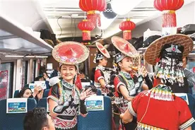 中老铁路 一路欢歌（环球掠影）图片