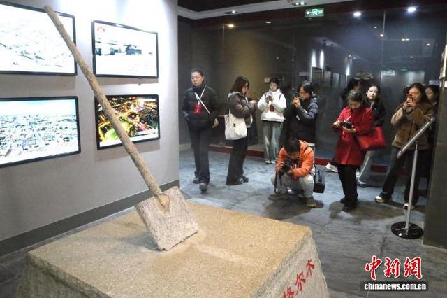 探访青海格尔木将军楼公园