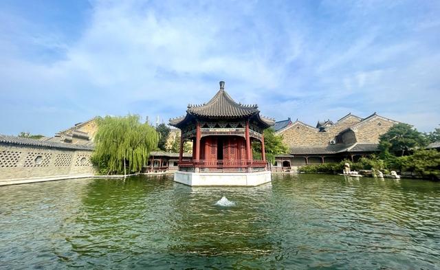 暑期末尾明水古城游人如织 再现文旅热潮
