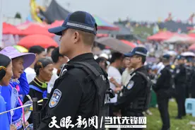 织金：苗家谷花节，一路“警”助力图片