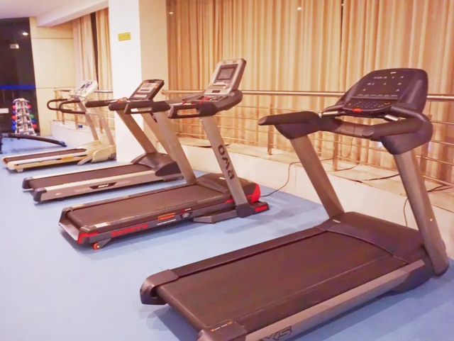 ️阳澄湖挤爆？这个核心产蟹区才真香！蟹宴限时6折！客房3折特惠！送免费住宿惊喜