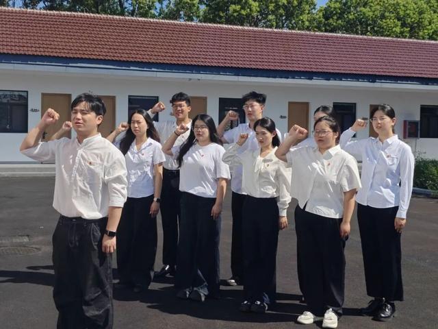 解锁硬核兵工密码，做最燃红色新青年！