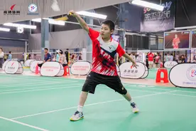 珠海高新区举办首届“高扬杯”青少年羽毛球锦标赛图片