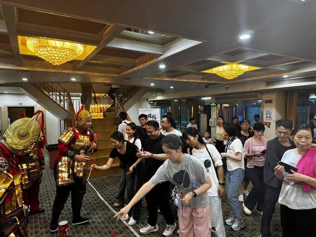 李白对诗今朝客 岳飞扬戟长江波 黄鹤楼入围假日景区热度前十