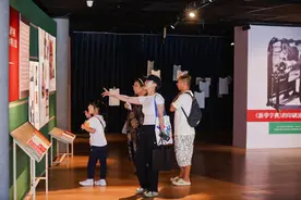 《新华字典》主题展启动 讲述《新华字典》前世今生图片