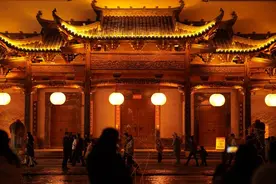 武汉大学实践队深入湖北特色古建筑小镇，学习如何破解“古镇同质化”图片