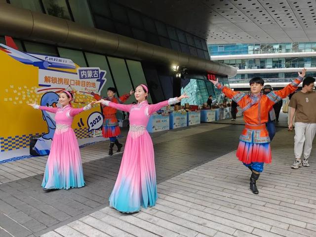 今天，一场蒙古风情市集亮相凌空SOHO