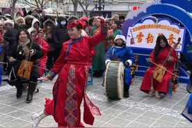 哈尔滨中央大街上，马头琴和呼麦遇见“冰情雪韵”图片