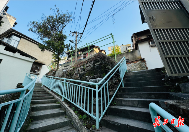 武昌三道街建起“漫步山道”，黄鹤楼观赏有了新机位