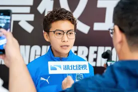 从痛失首胜到力克夺冠热门晋级，武汉女足即将亮剑亚冠半决赛图片