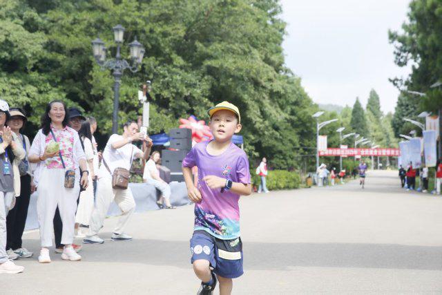 2025年第十届“思源珠江”云南珠江源登山越野挑战赛在曲靖落幕