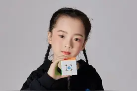新闻有观点丨本周人物：拿世界冠军的“魔方女孩”还要再破纪录！图片