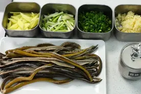 响油鳝丝丨松江年菜图片