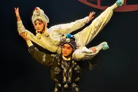 文化中国行｜重川又玩新花样！5条白蛇合演央视春晚同款《白蛇传》图片