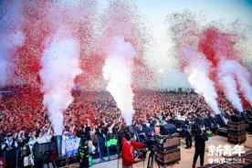 超燃！多图直击爱玛追星·2024烟台幸福湾·新青年音乐节盛况图片