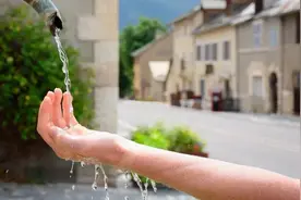 一个简单方法预防传染病：勤洗手图片