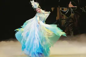 国家级非物质文化遗产“云南花灯戏”在上海展演图片