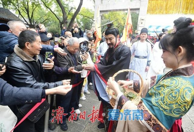 一年四季 泉在济南丨“登兹历山·今又重阳”，济南第42届“九月九”重阳山会启幕