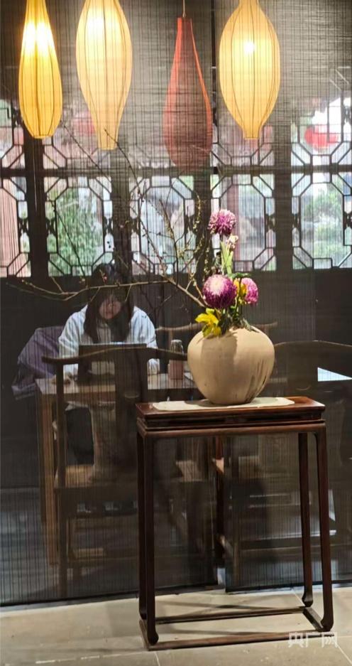 “小而美” 城市书房氛围感拉满 上海新型文化空间受年轻人追捧