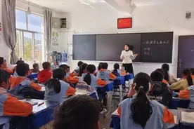 “悄悄话”信箱让学生敞开心扉图片