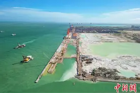 广西北海铁山港2个10万吨级泊位水工工程通过交工验收图片