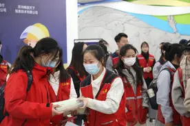 消防知识进地铁，春日安全“不打烊”图片