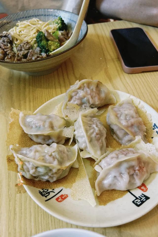 一座低调好玩的城市，花100块就能逛吃一整天！