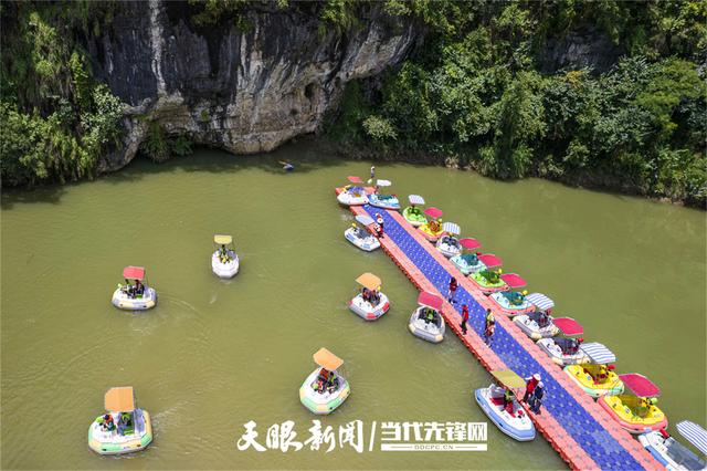 这里的羊驼超可爱！黔西羊驼小镇7月接待游客3.2万人次，8月客流持续增长