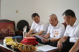 新中国75周年华诞即将到来之际 王刚开展走访慰问活动图片