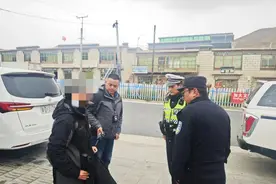 少年赌气离家出走，多警联动暖心接力图片