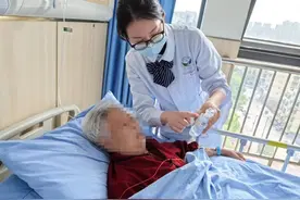 四川资中县人民医院护士邱俊：在平凡中坚守图片