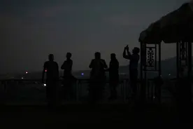 外媒：巴基斯坦称印度袭击其几个空军基地后，巴军方已开始发起反击图片