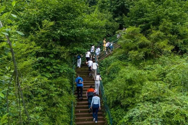 国庆不宅家！瓦屋山热闹非凡开启FUN游模式！