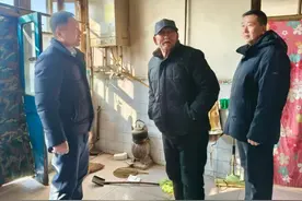 天津市住建委驻村干部春节前走访慰问困难群众图片