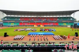 近万名师生参与 内蒙古第十六届中学生运动会开幕图片